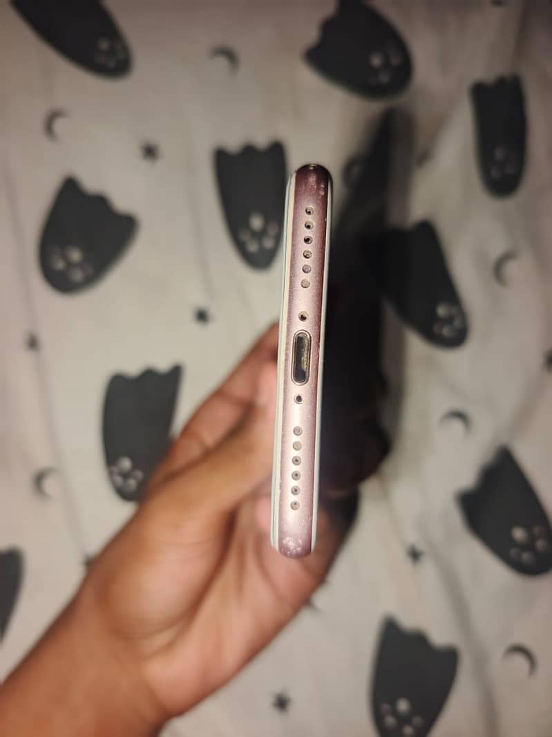 Apple iPhone 7 5