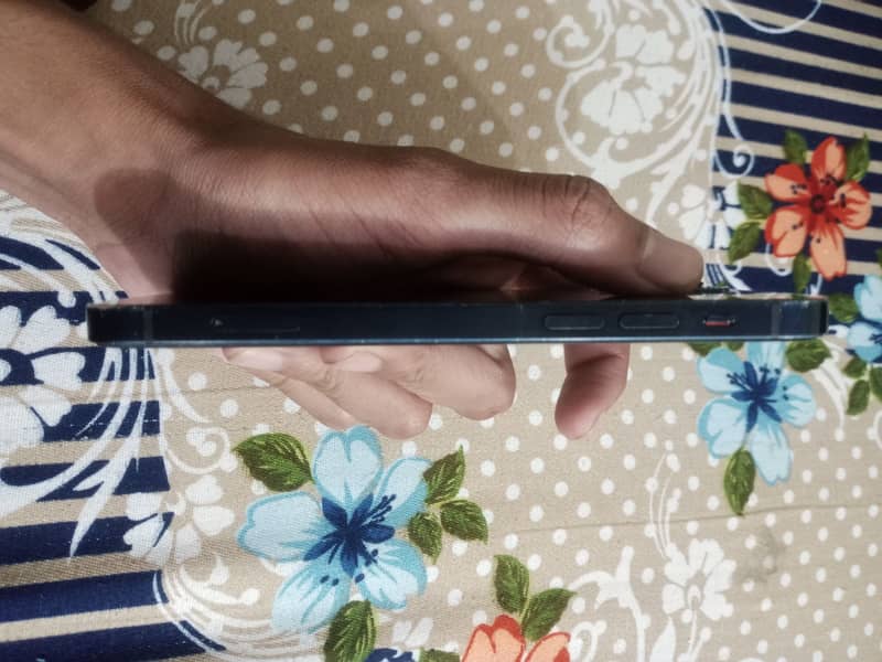 Apple iPhone 12 4