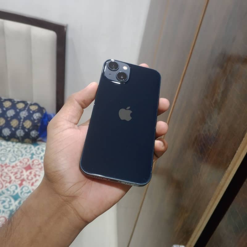 Apple iPhone 13 0