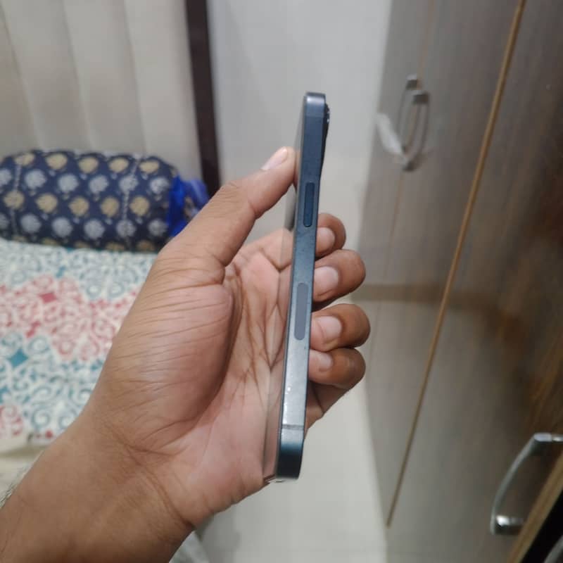 Apple iPhone 13 1