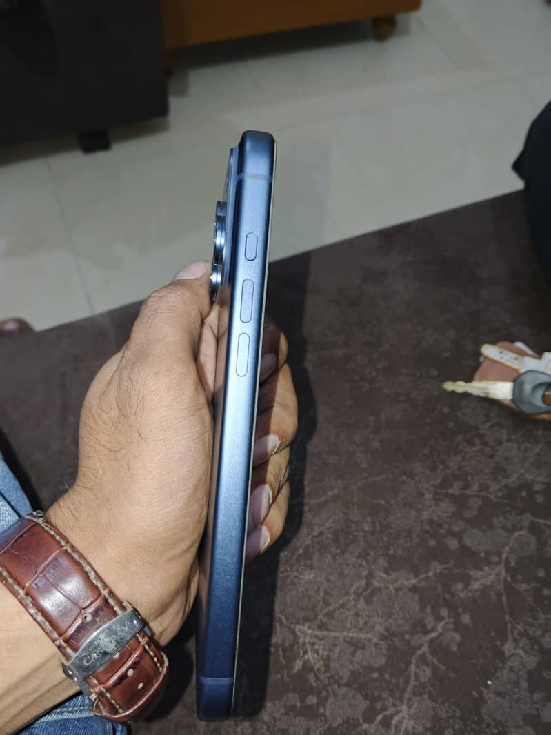 Apple iPhone 17 Pro Max 2