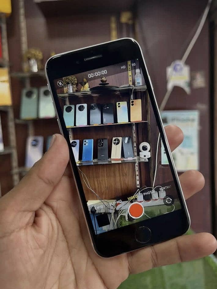 Apple iPhone SE 3