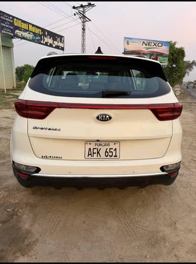 kia sporteg for rent only with driver