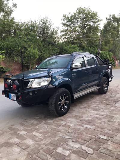 Toyota Hilux vigo champ g Automatic 2012