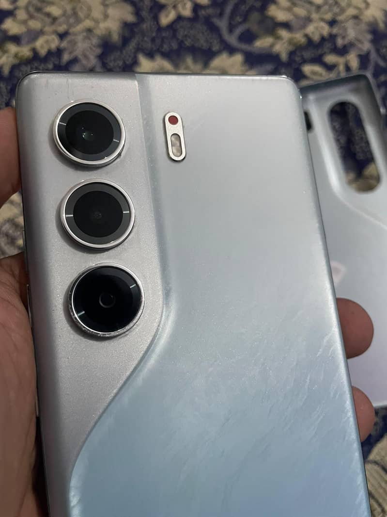 Tecno CAMON 40 Pro 3