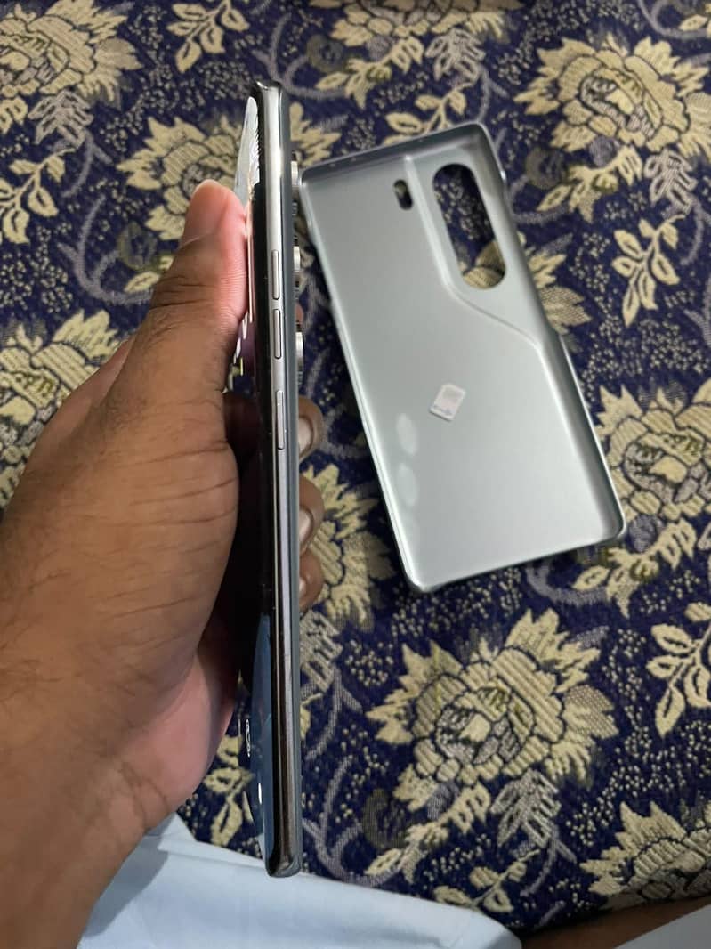 Tecno CAMON 40 Pro 4