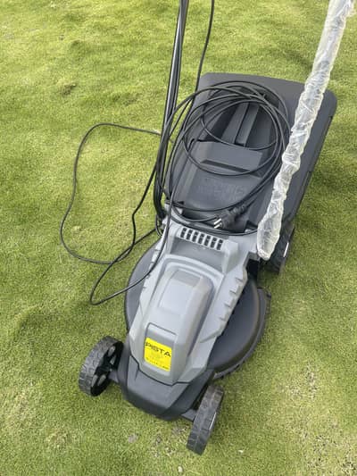 Grass cutter / lawn mover