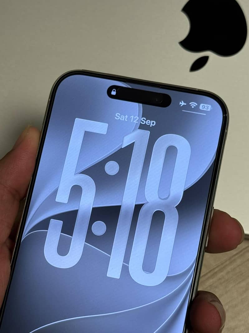 Apple iPhone 15 Pro Max 0