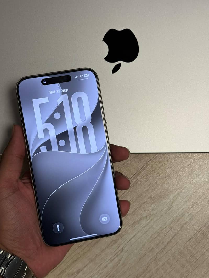 Apple iPhone 15 Pro Max 5