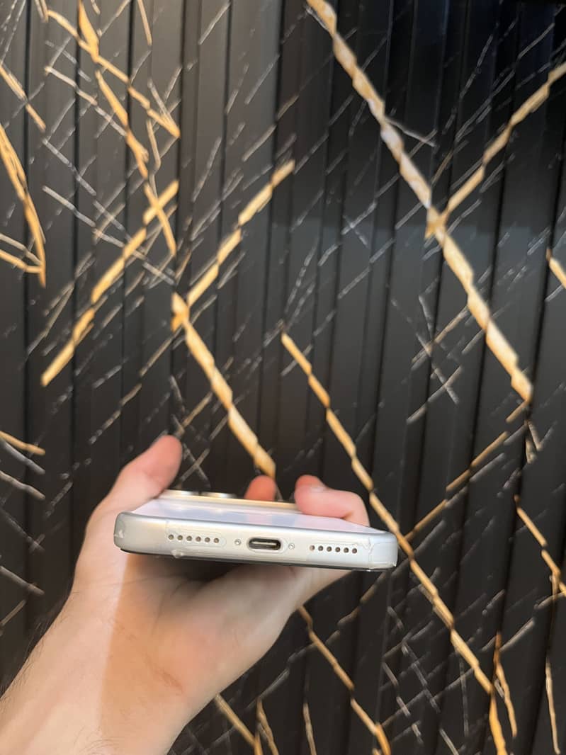 Apple iPhone 17 Pro Max 3