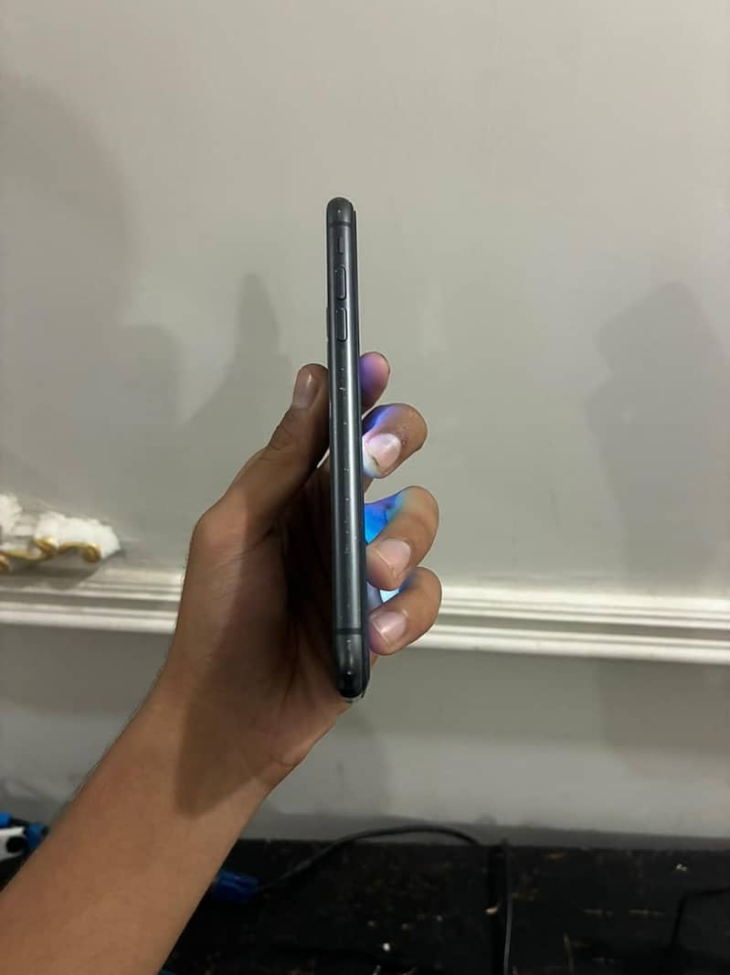 Apple iPhone 11 5
