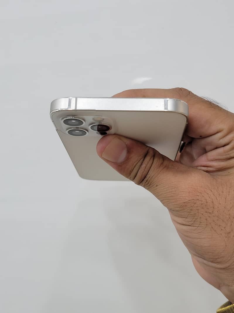 Apple iPhone 12 Pro 2