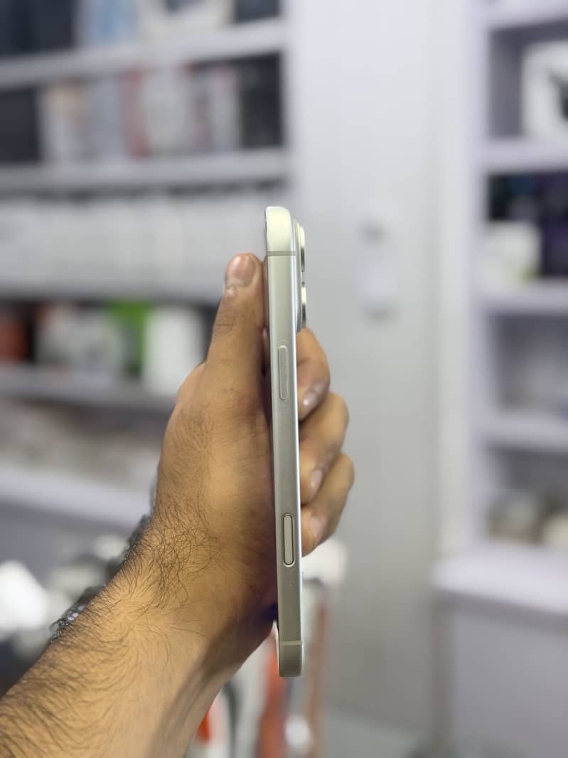 Apple iPhone 17 Pro Max 2