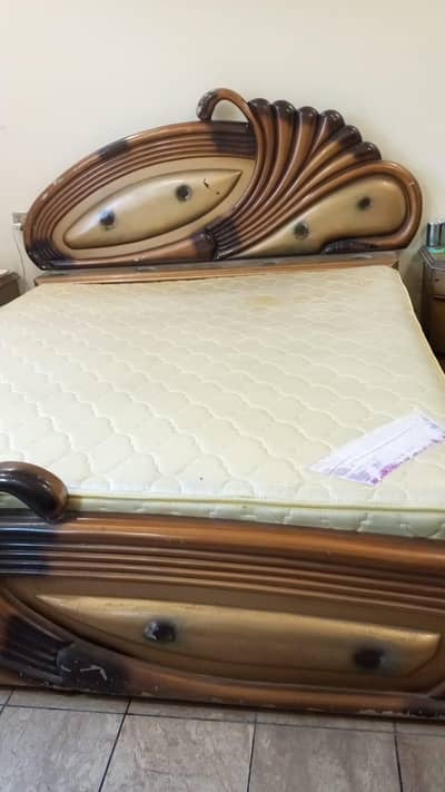 spring matress full size bed ka good condition me