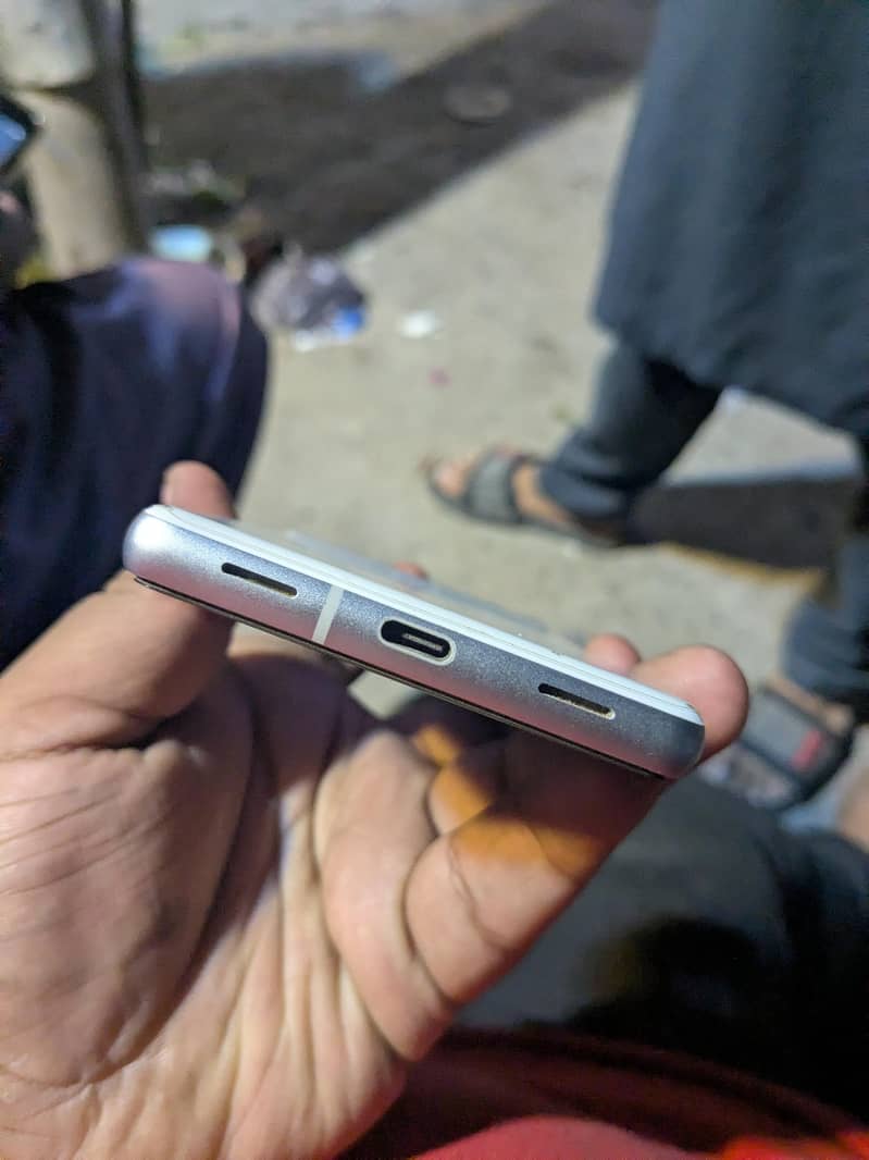 Google Pixel 7a 4
