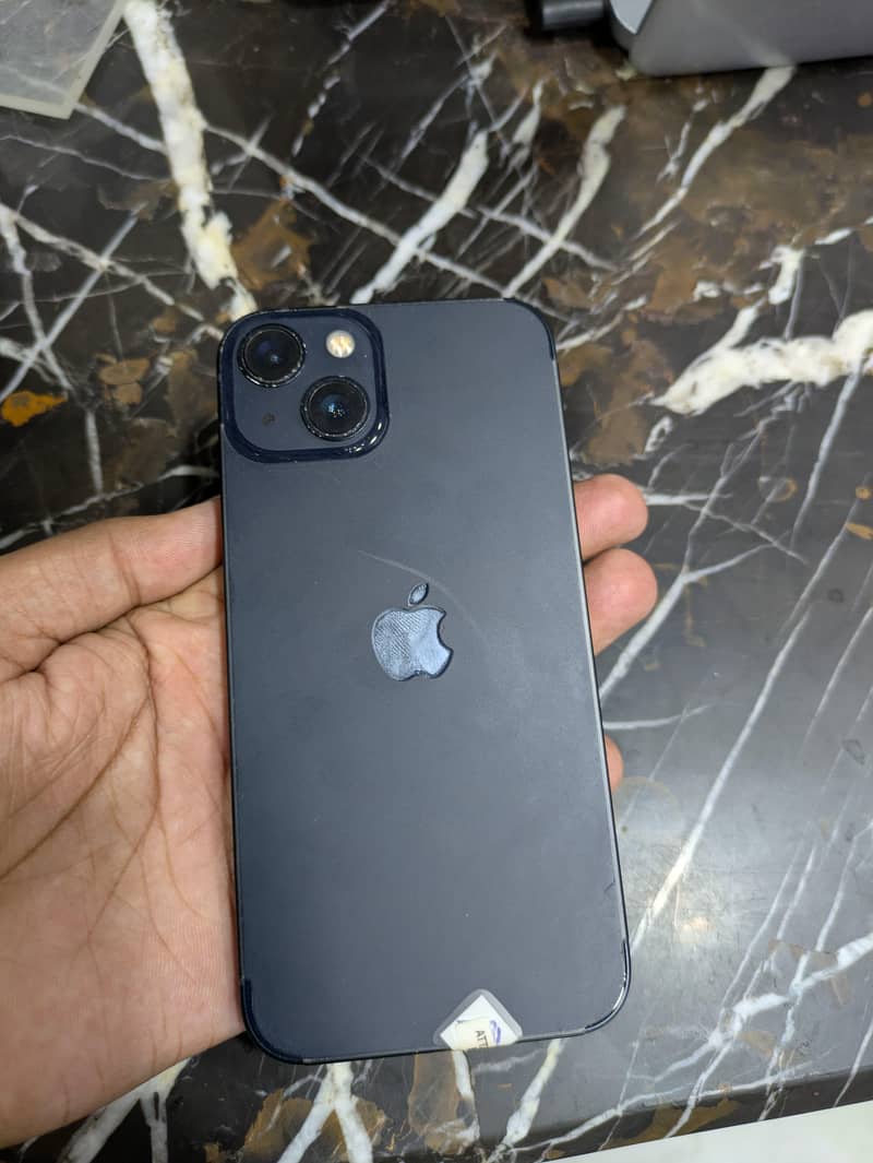 Apple iPhone 13 4