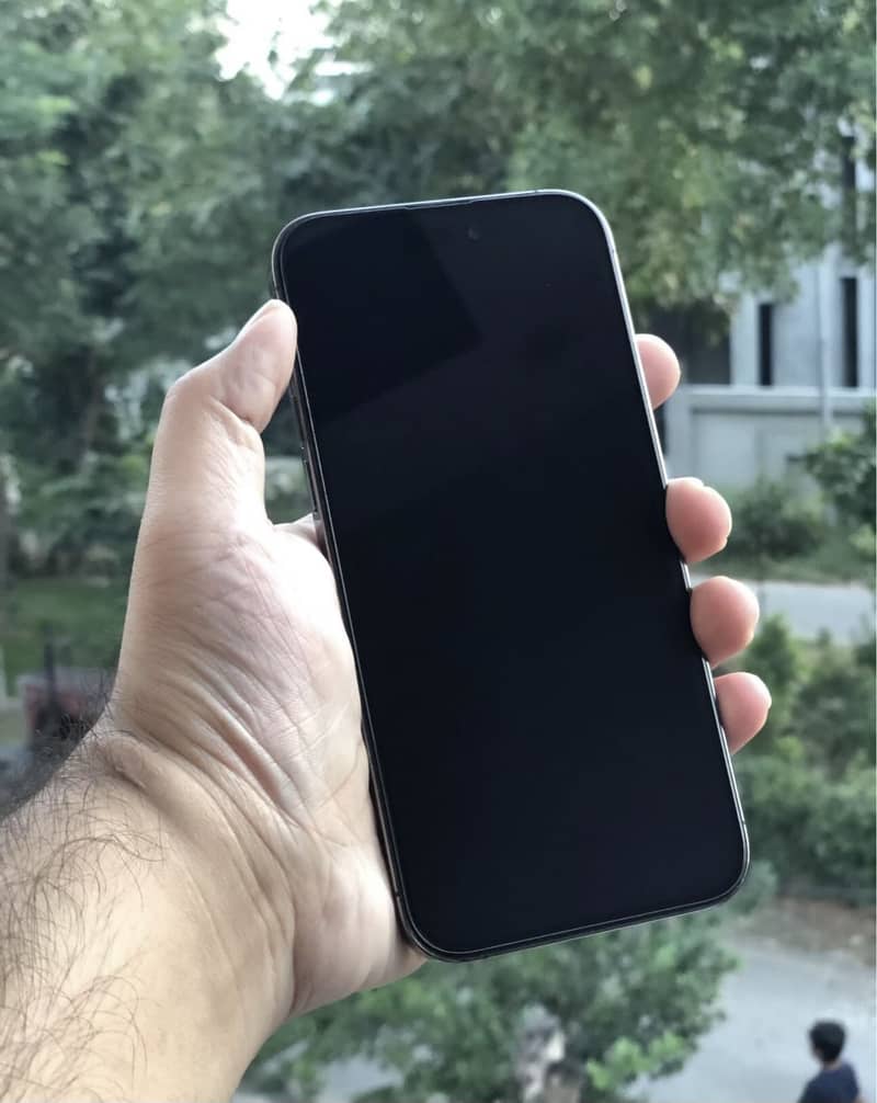 Apple iPhone 14 Pro Max 1