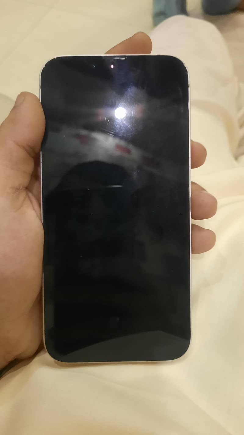 Apple iPhone 13 2