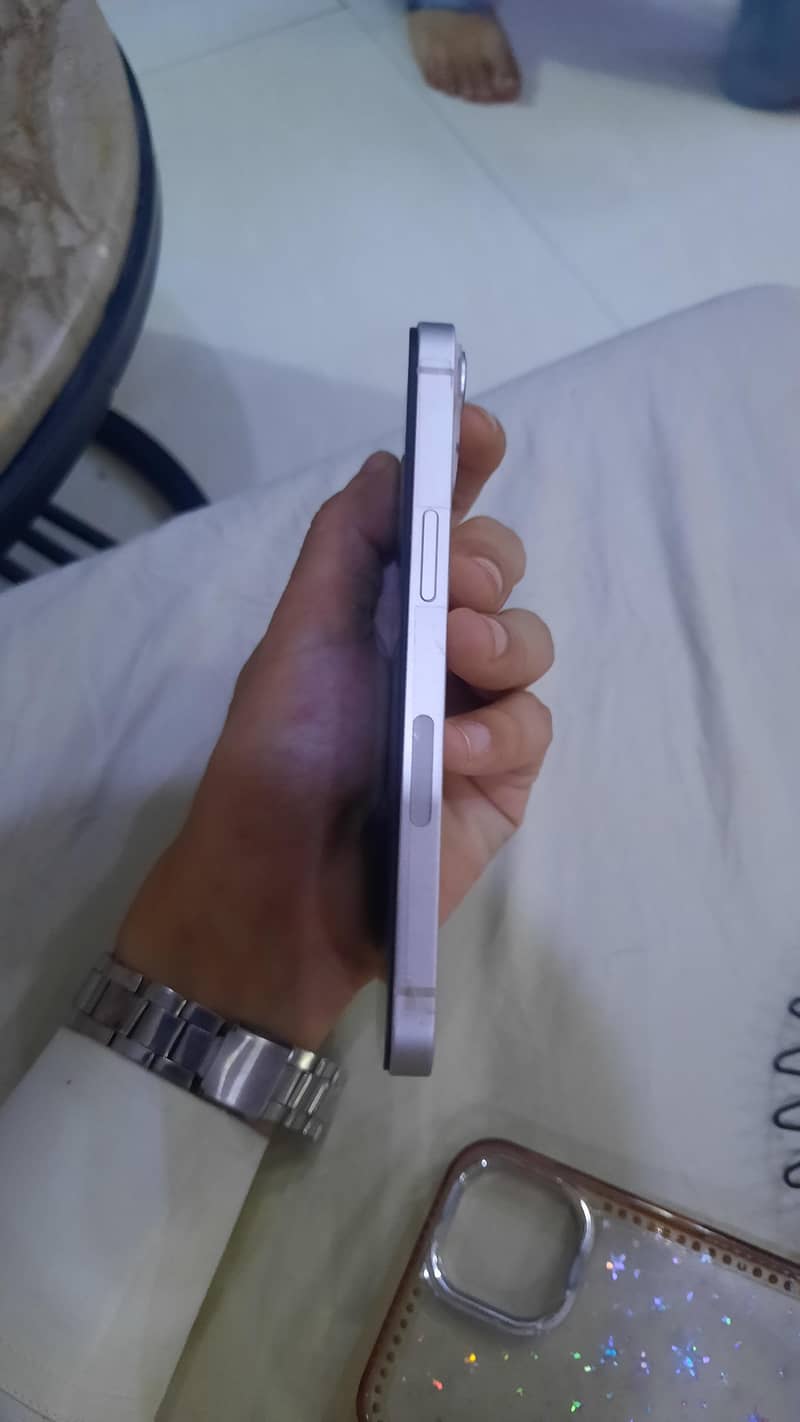 Apple iPhone 13 4