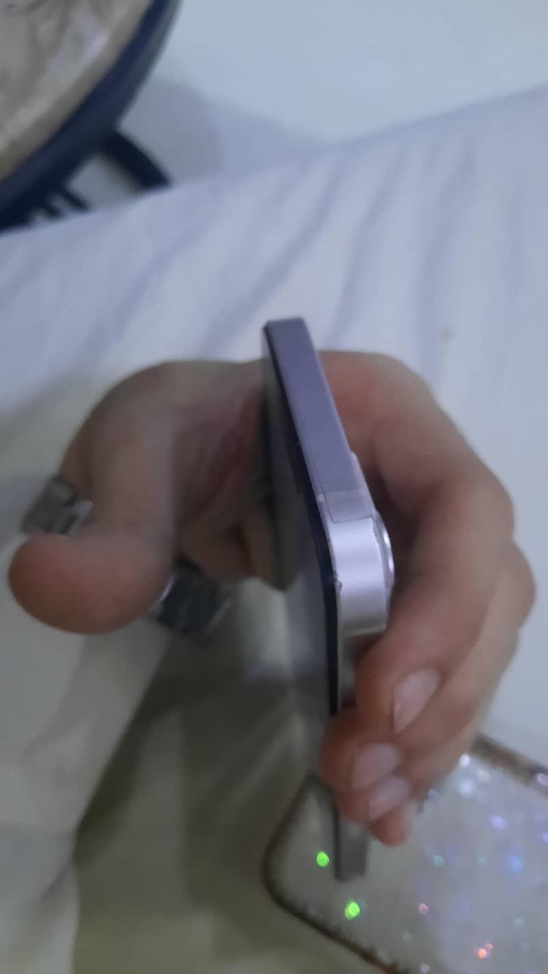 Apple iPhone 13 6