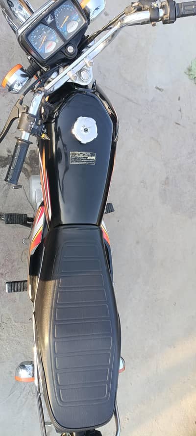 main apni Honda 125 bike first owner bike Jo full genuin ha