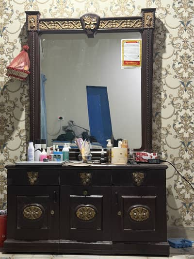 Dressing table heavy wood