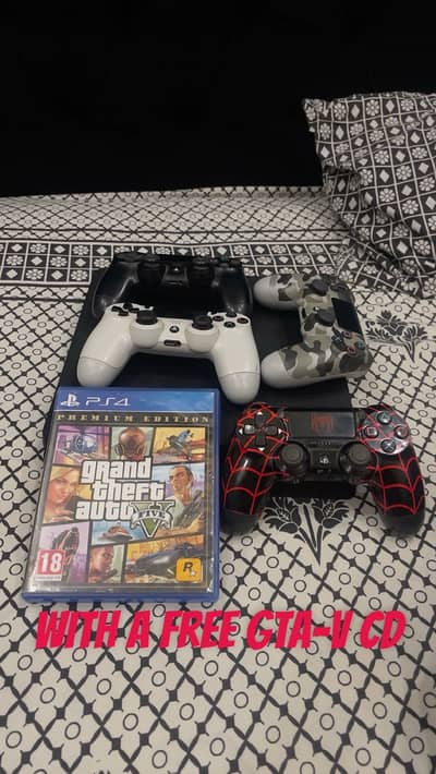 PlayStation 04 Slim {good condition}
