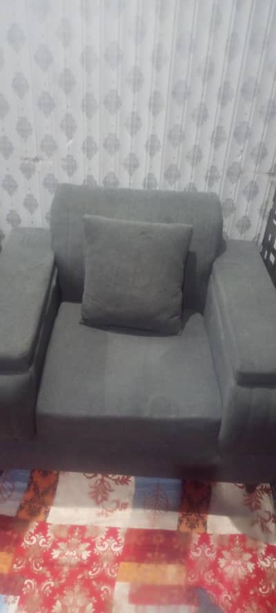 sofa set 10/9.5 condition urgent sale. molti foam 0322 4143238