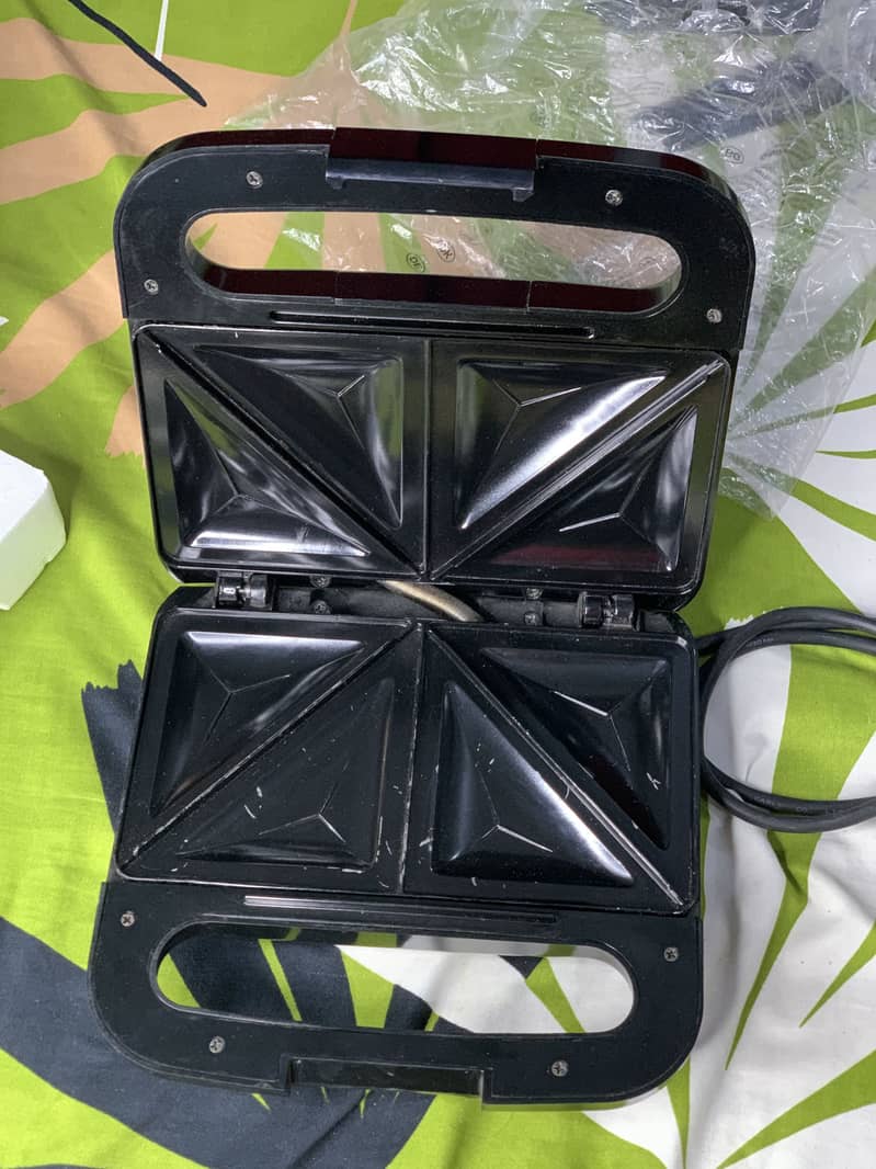 Dawlance sandwich maker 3