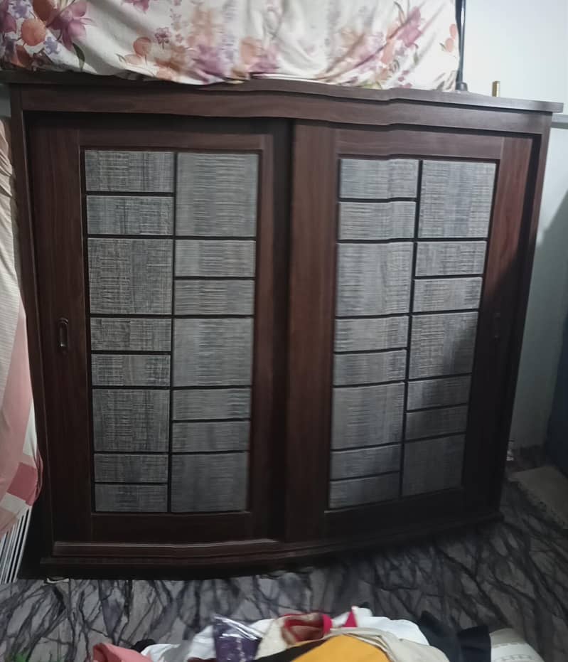 wardrobe 0