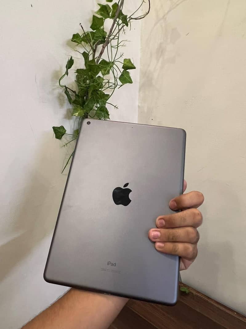 IPAD 8 GEN 128 0