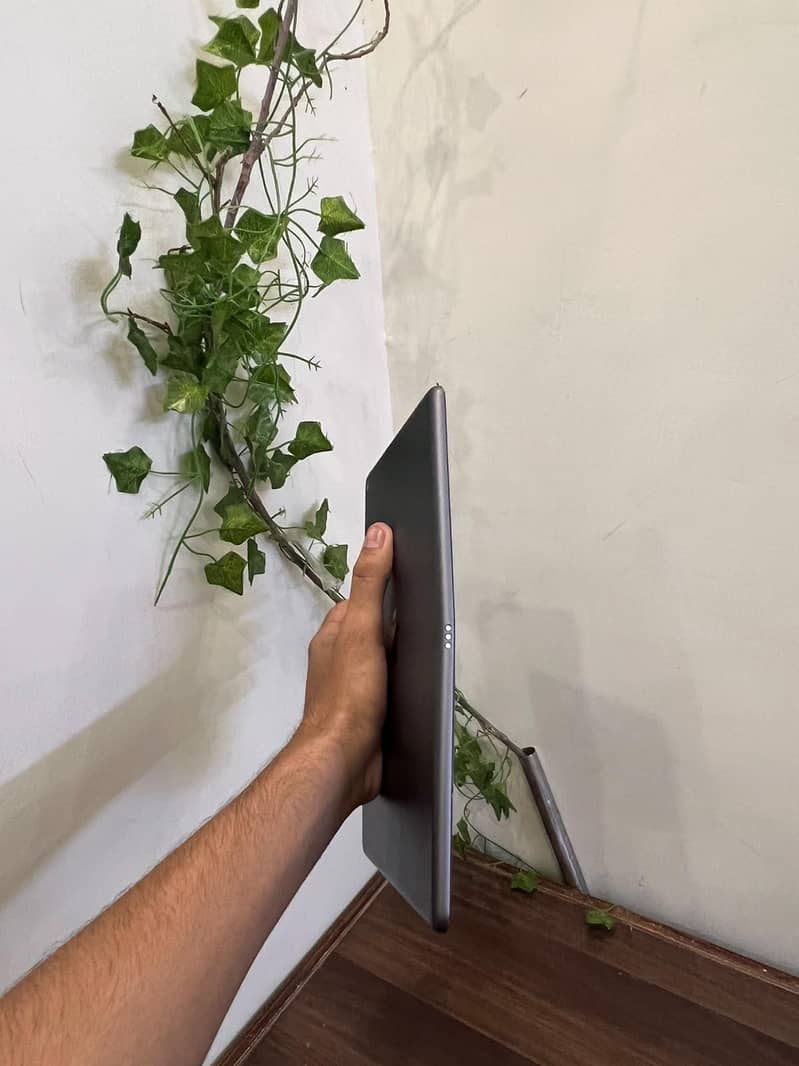 IPAD 8 GEN 128 4