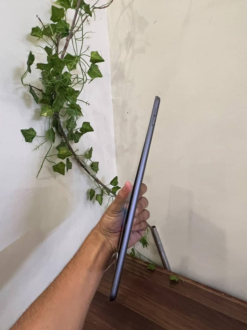 IPAD 8 GEN 128 5