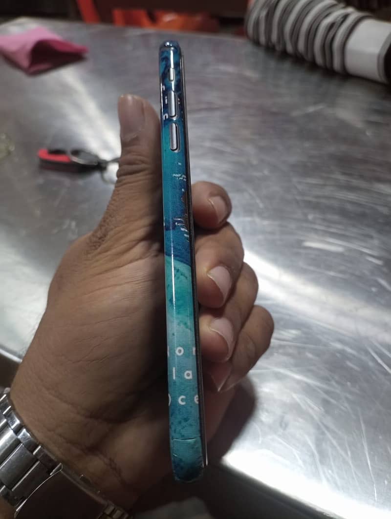 Apple iPhone 11 2