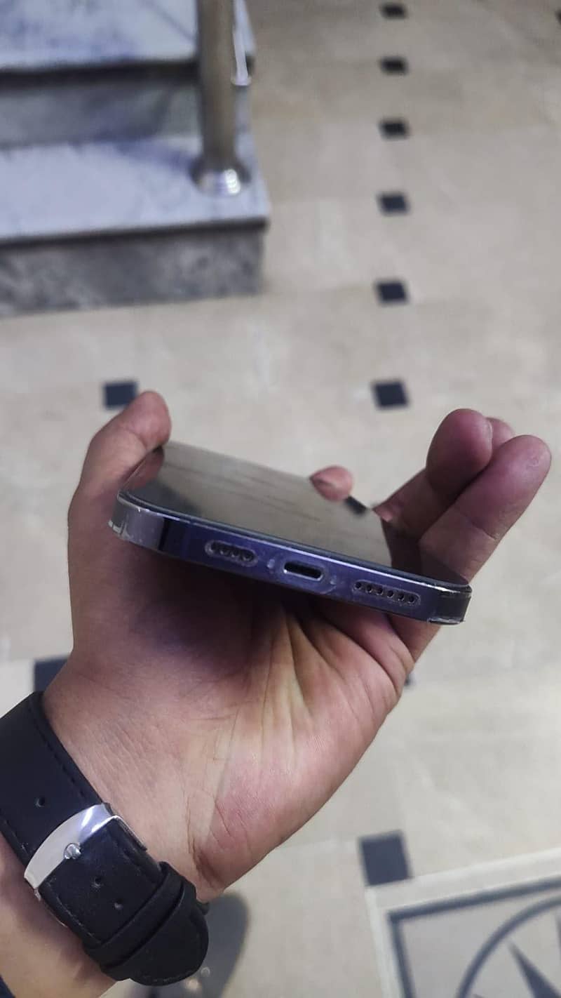Apple iPhone 14 Pro Max 8