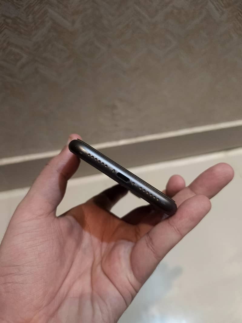 Apple iPhone 11 1