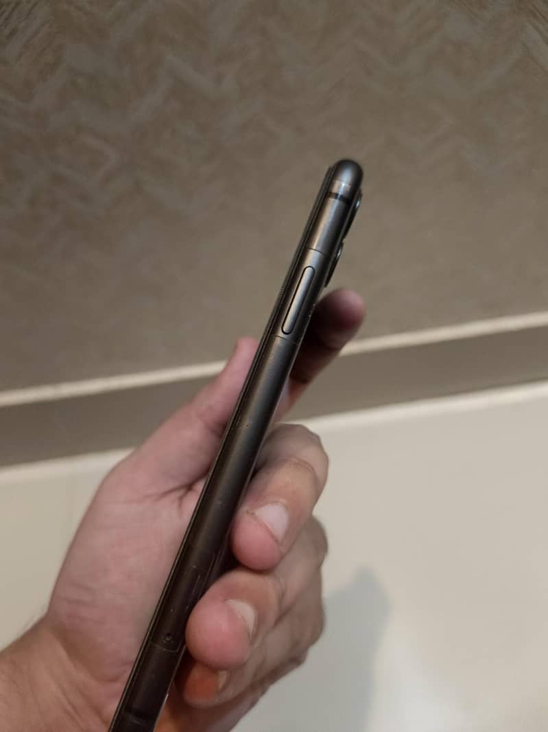 Apple iPhone 11 3