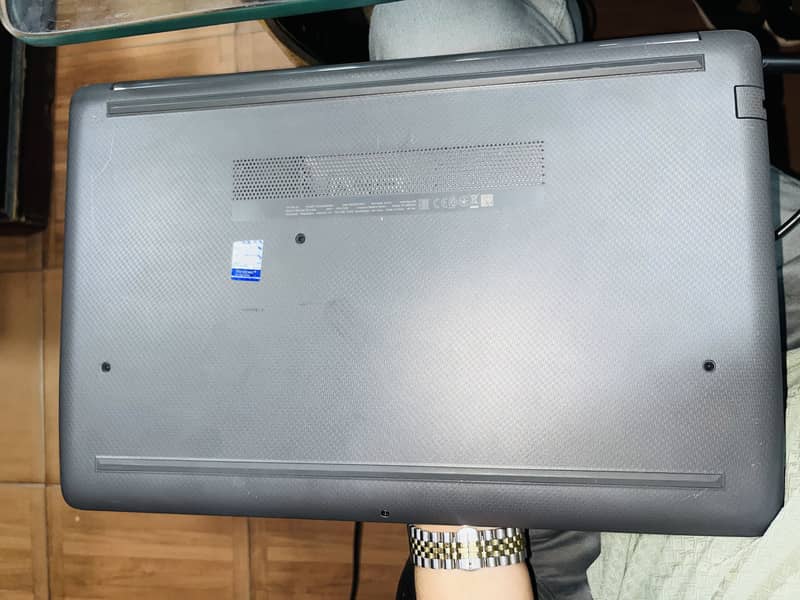 HP LAPTOP 4