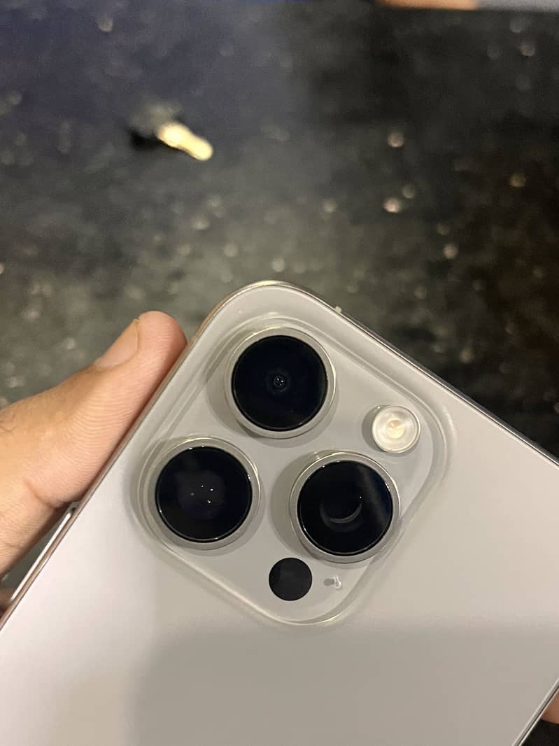 Apple iPhone 15 Pro Max 1