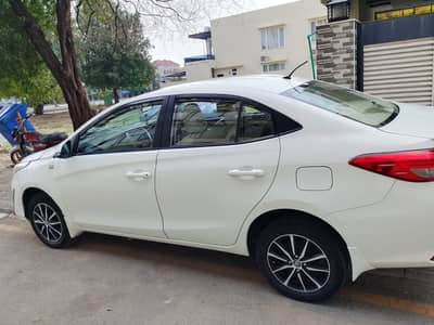 Toyota Yaris ativ automatic 2022 model