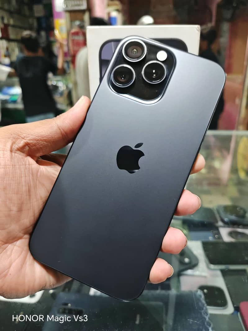 Apple iPhone 16 Pro Max Jv 1