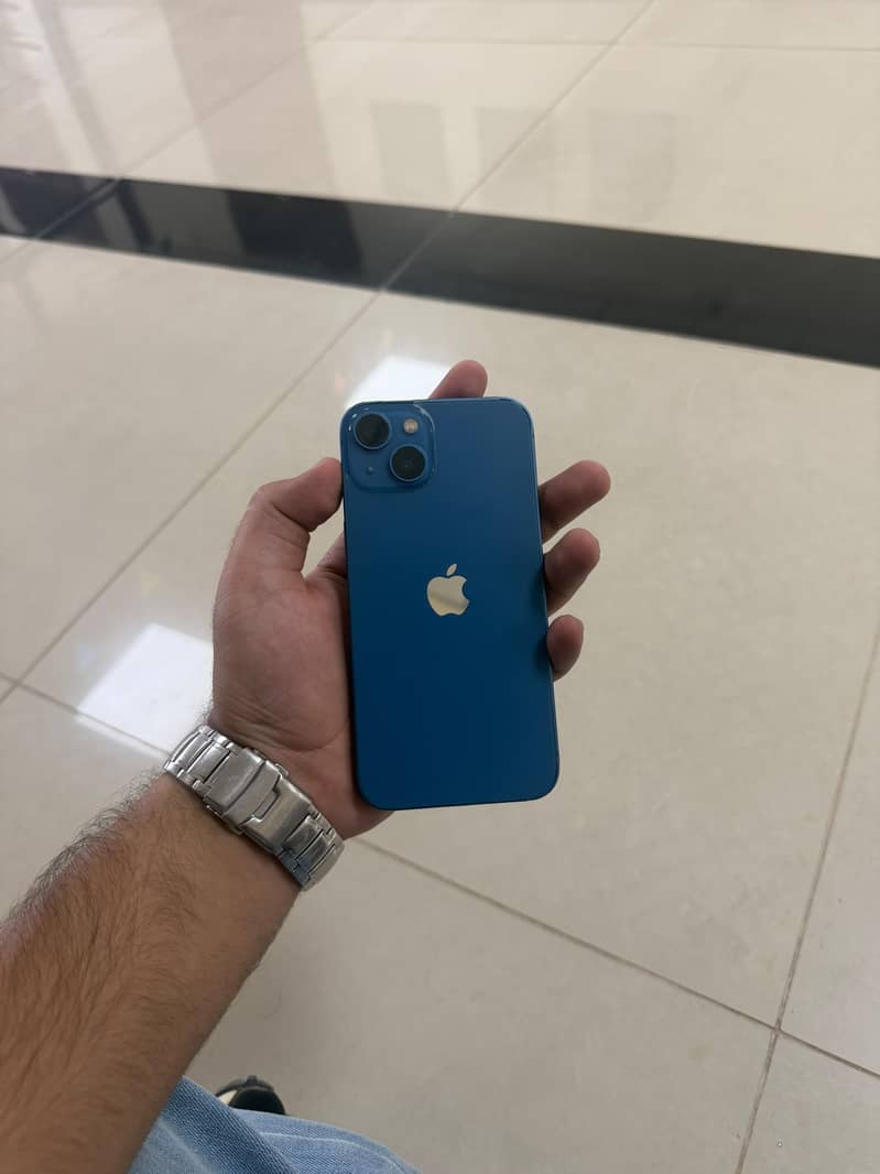 Apple iPhone 13 0