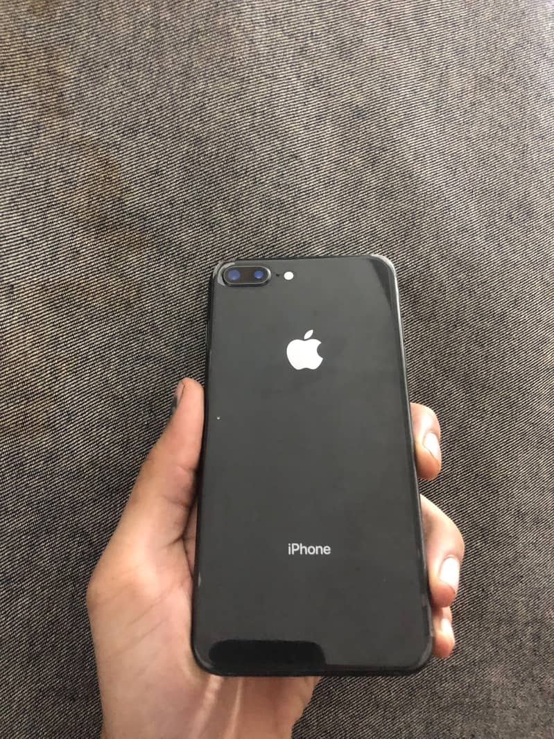 Apple iPhone 8 Plus 2