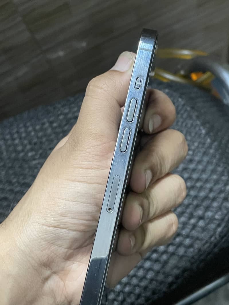 Apple iPhone 13 Pro 4