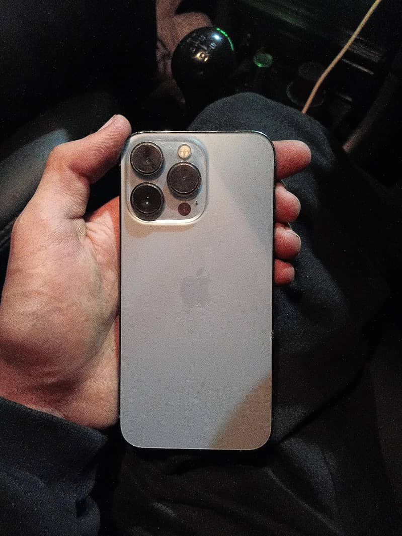 Apple iPhone 13 Pro 0