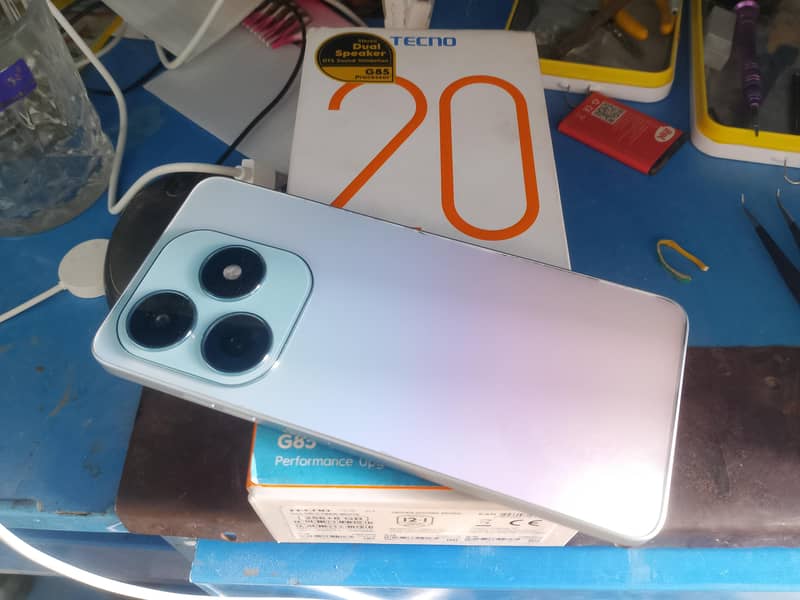 Tecno Spark 20 0