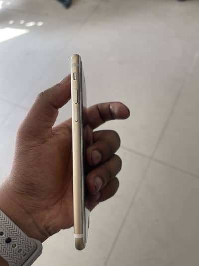 Apple iPhone 7 /wathsap 03289923576
