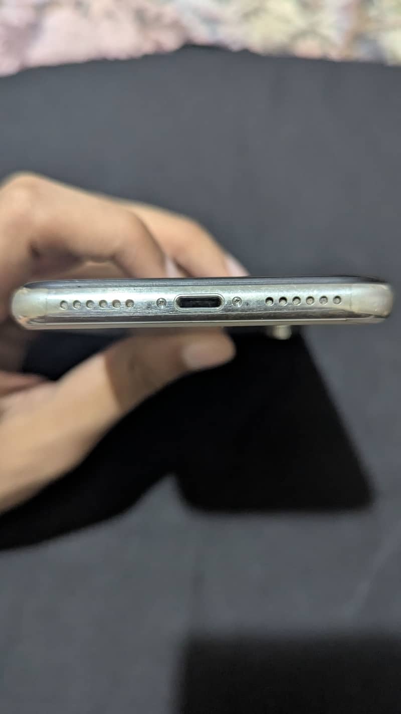 Apple iPhone X 3