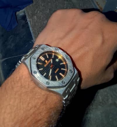 Special Quality watch for watch lovers