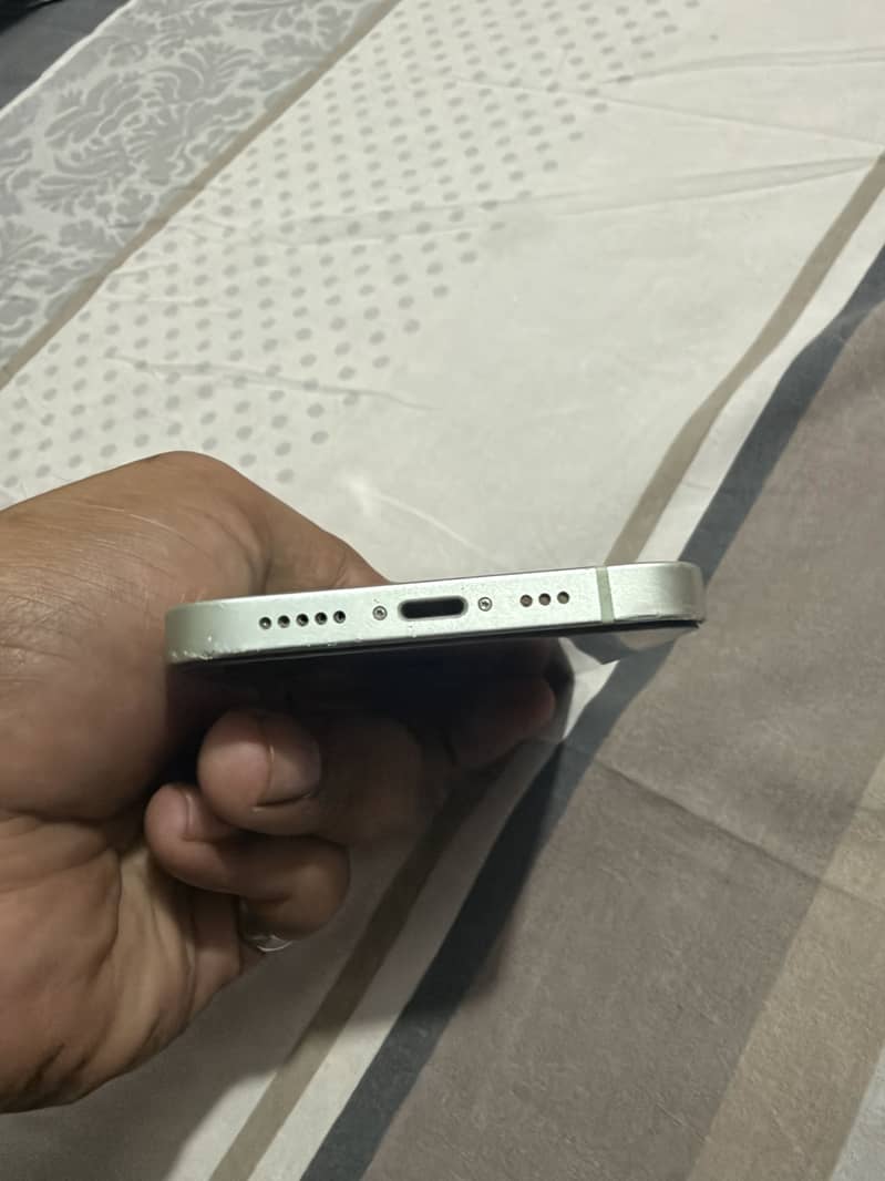 Apple iPhone 12 1